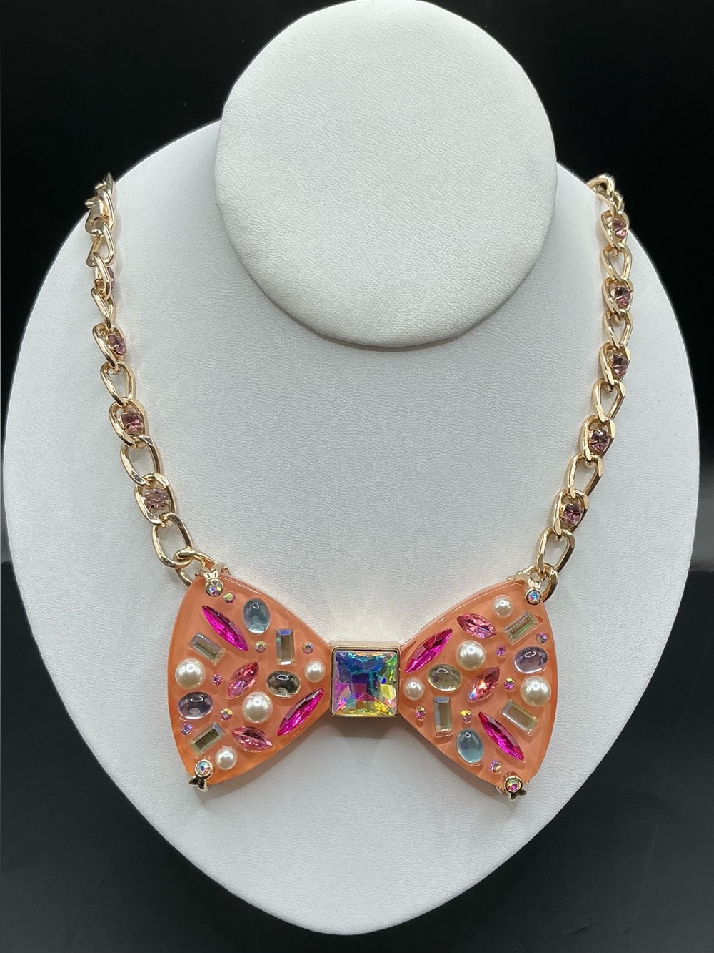 BETSEY JOHNSON LARGE PEACH BOW PENDANT NECKLACE WITH MULTI COLOR RHINESTONES